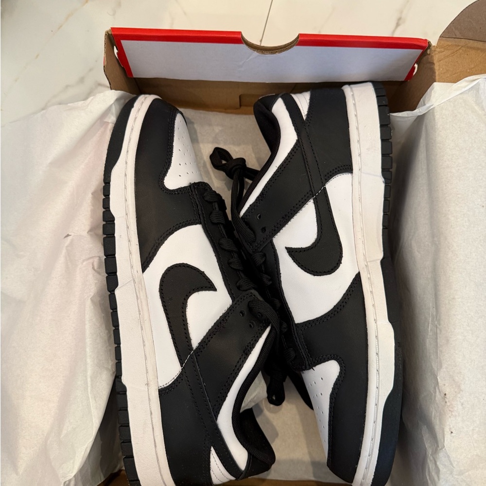 NEW IN BOX Nike Dunk Low Retro Men’s Size 11 Black White Panda Sneakers